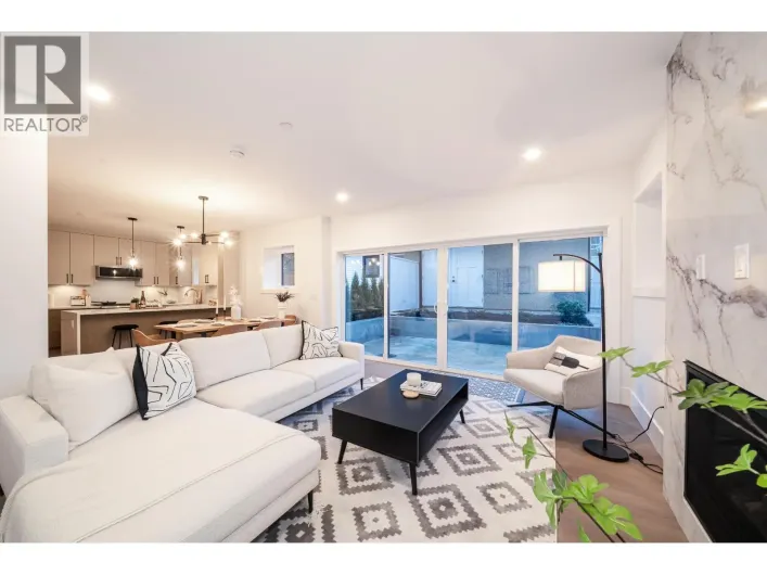1 2735 W 8TH AVENUE, Vancouver