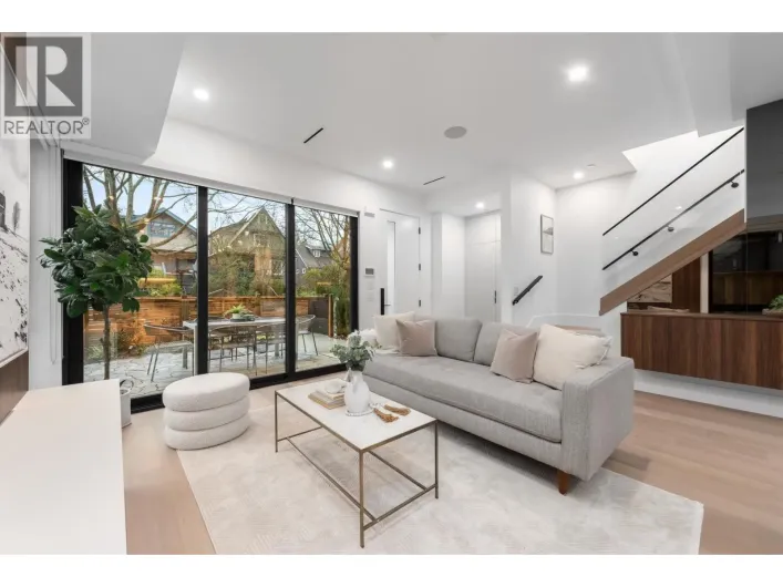 1 275 W 17TH AVENUE, Vancouver