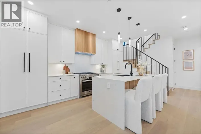 1 2846 W 12TH AVENUE, Vancouver