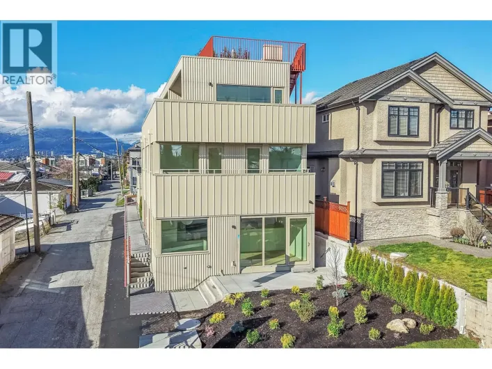 1 2915 E 5TH AVENUE, Vancouver