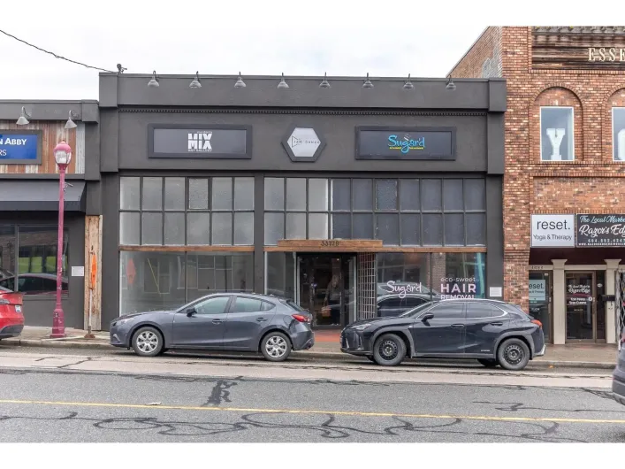 1 33779 ESSENDENE AVENUE, Abbotsford