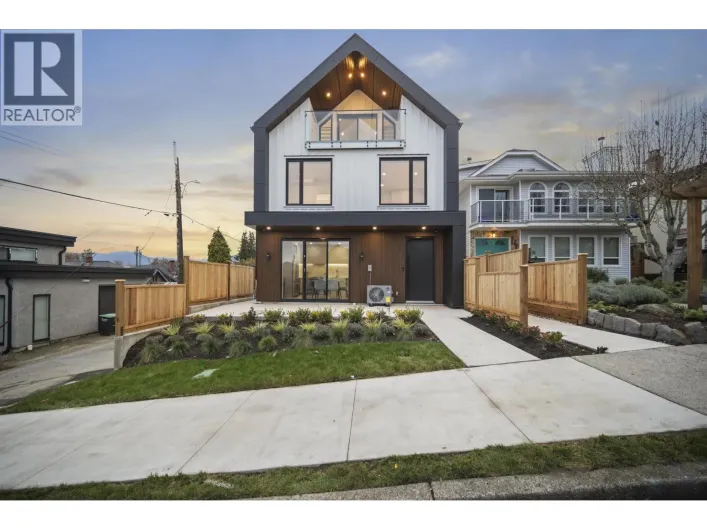 1 3623 TRIUMPH STREET, Vancouver