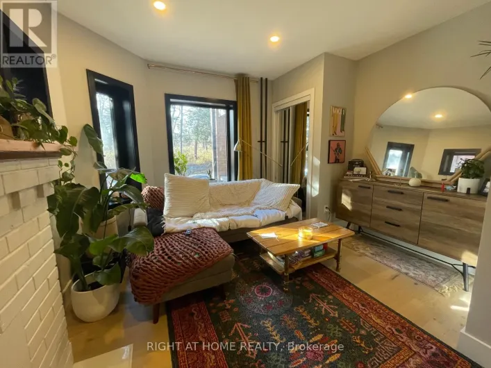 1 - 363 PARKSIDE DRIVE, Toronto