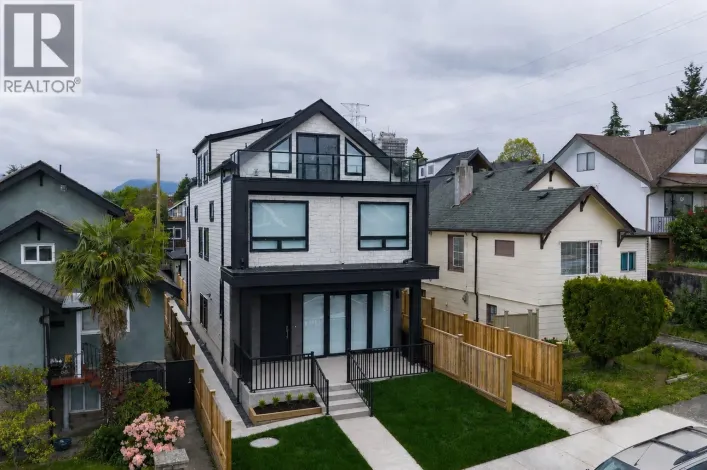 1 3645 DUNDAS STREET, Vancouver