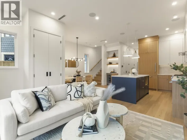 1 3919 W 18TH AVENUE, Vancouver