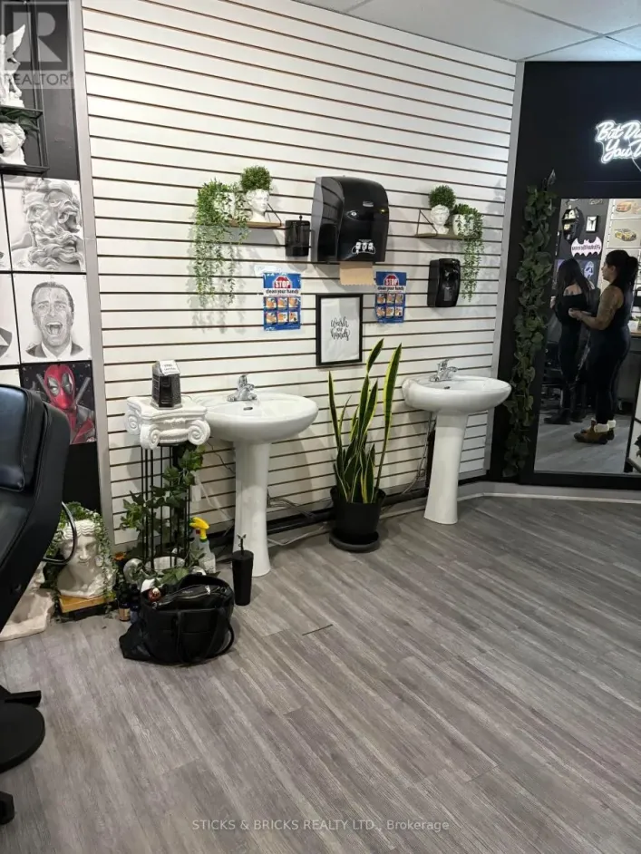 1 - 4400 QUEEN STREET, Niagara Falls