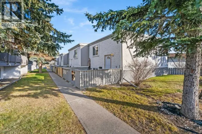 1, 455 Huntsville Crescent NW, Calgary