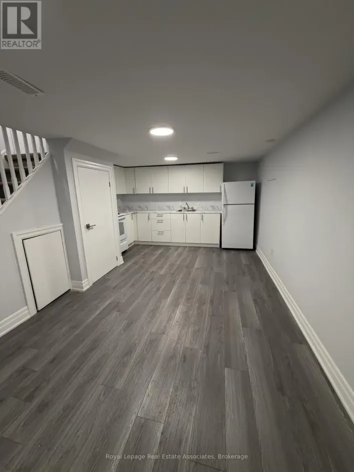 1 - 46 DELL PARK AVENUE, Toronto