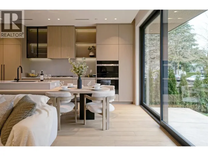 1 4634 W 15TH AVENUE, Vancouver