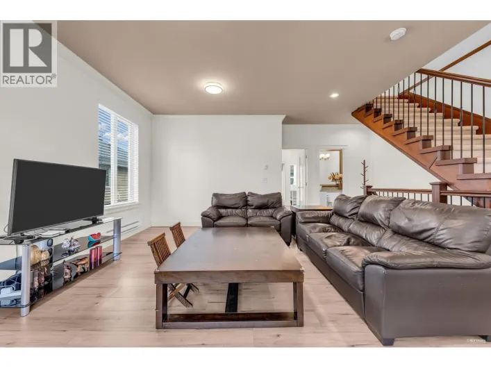 1 4766 55B STREET, Delta