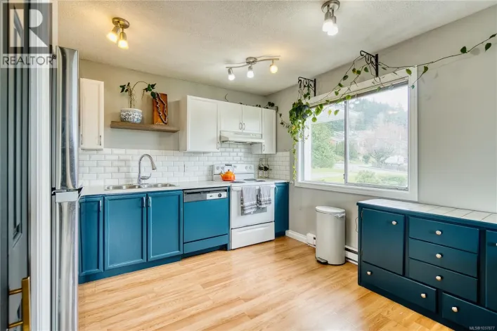 1 4801 Hammond Bay Rd, Nanaimo