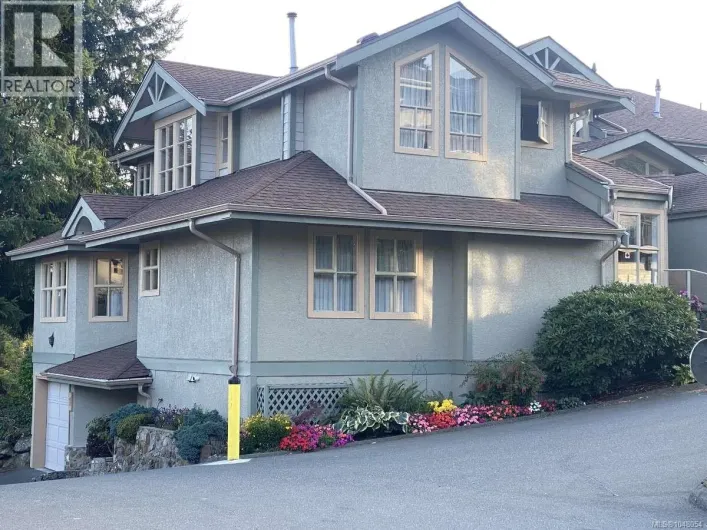 1 500 Marsett Pl, Saanich