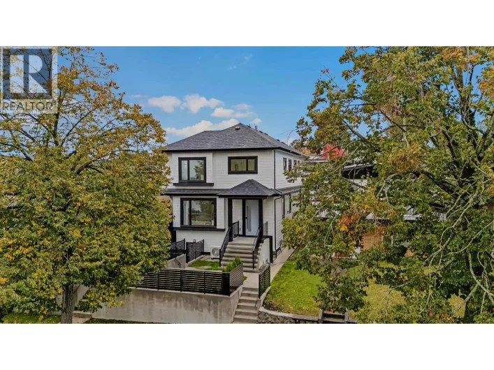 1 585 E 60TH AVENUE, Vancouver