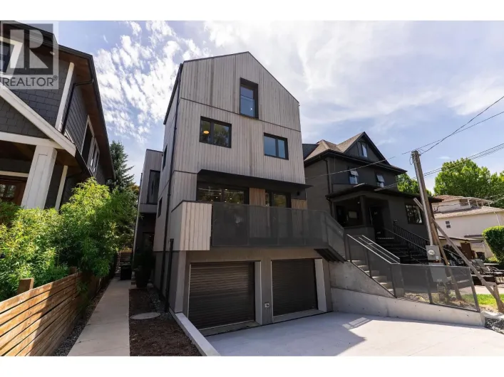 1 60 E 17TH AVENUE, Vancouver