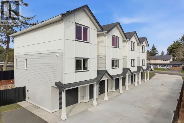 1 621 Broadway St, Saanich