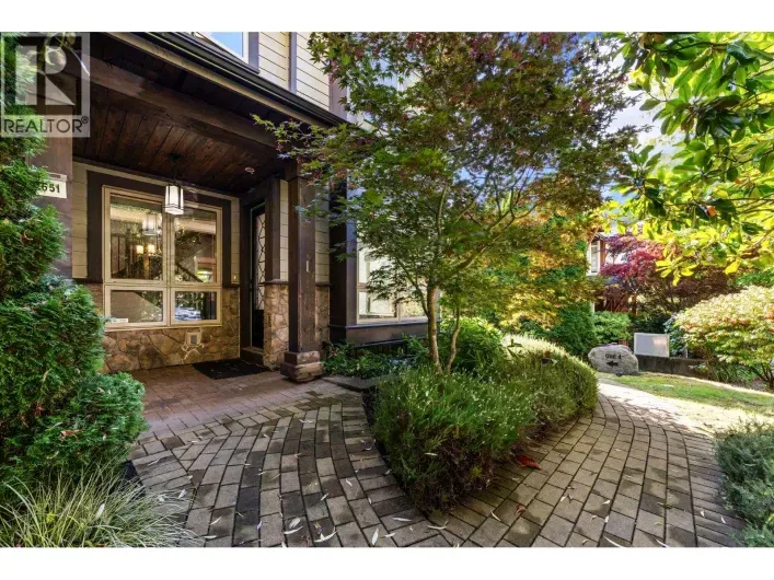 1 651 W 14TH STREET, North Vancouver