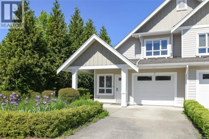 1 700 Lancaster Way, Comox
