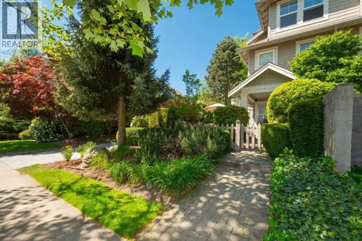 1 7179 18TH AVENUE, Burnaby