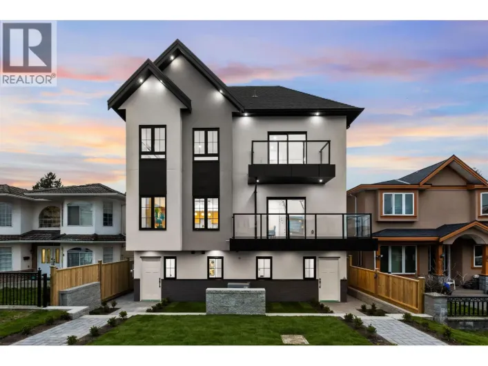 1 7353 12TH AVENUE, Burnaby