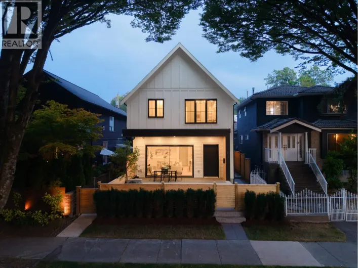 1 810 E 22ND AVENUE, Vancouver