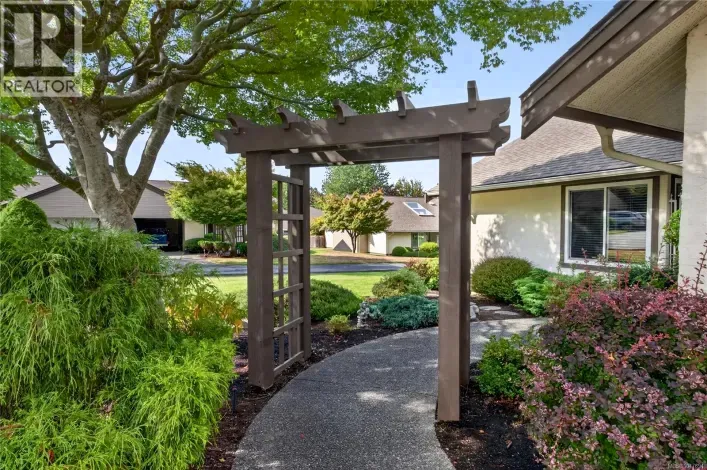 1 885 Berwick Rd S, Qualicum Beach