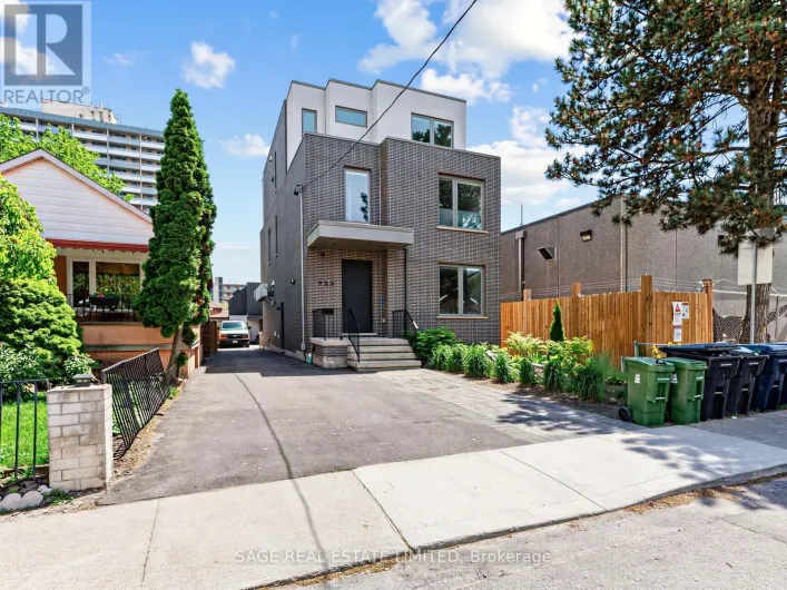 1 - 909 CASTLEFIELD AVENUE, Toronto