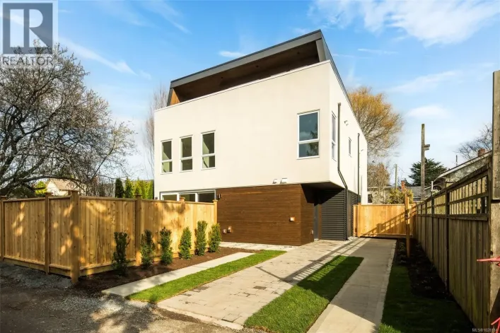 1 920 Island Rd, Oak Bay