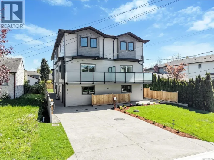 1 921 Dale St, Saanich