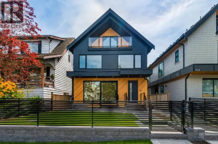 1 950 W 17TH AVENUE, Vancouver