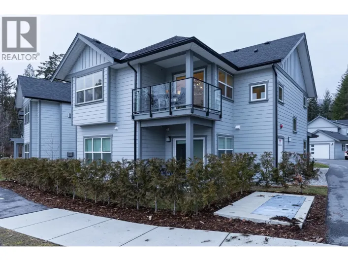 1 950 WOODSWORTH ROAD, Gibsons