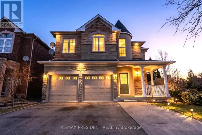 1 CROWN VICTORIA DRIVE, Brampton