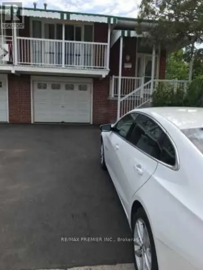 1 FUTURA DRIVE, Toronto