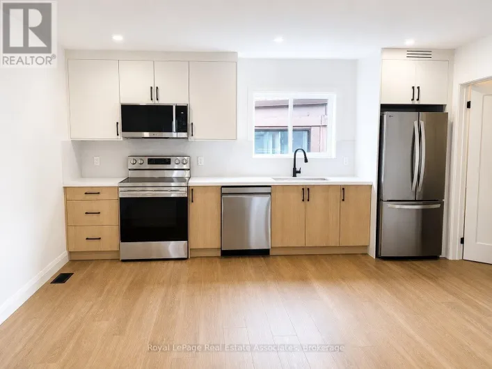 1 GS - 17 WHITE AVENUE, Toronto
