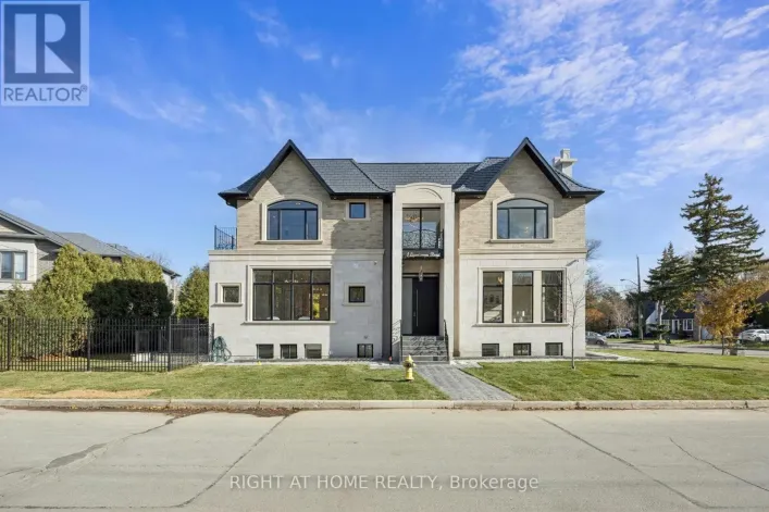 1 LYNNHAVEN ROAD, Toronto