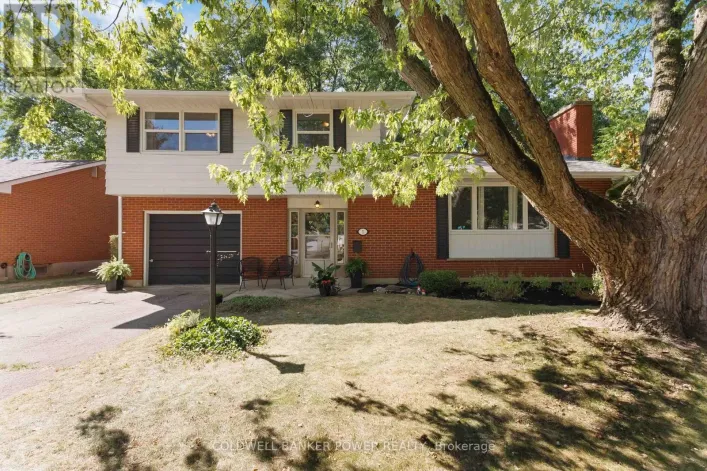 1 MCLEOD CRESCENT, London North