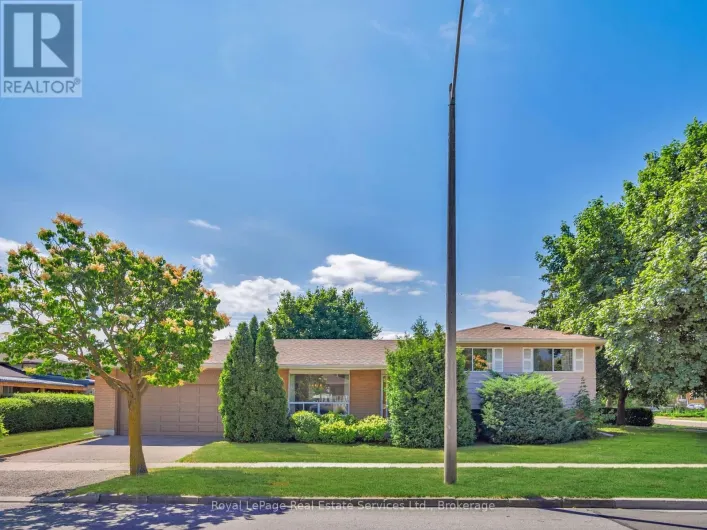 1 MOSSWOOD LANE, Toronto