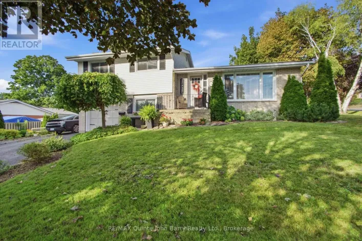 House for sale: 1 PARKSIDE DRIVE, Quinte West