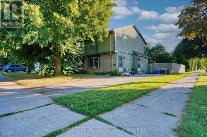 1 RANCHWOOD CRESCENT, London North