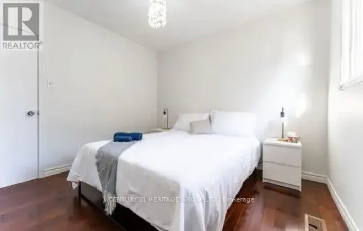 1 SIBERRY ROAD, Mississauga