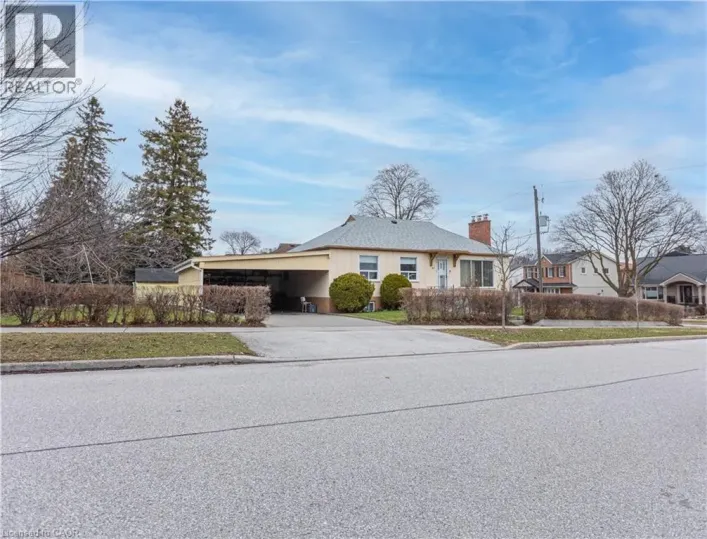 1 SNARESBROOK Drive, Toronto