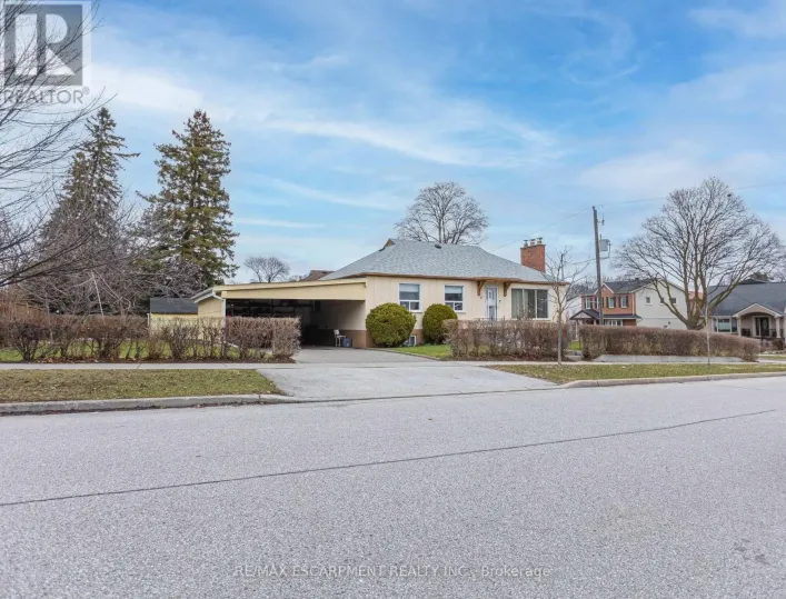 1 SNARESBROOK DRIVE, Toronto