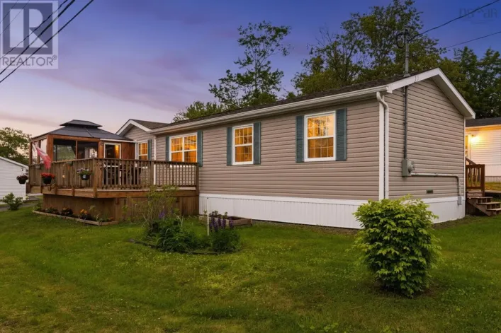 1 Sneezy Avenue, Lake Echo