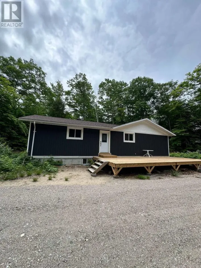 1 WAAGOSH MIIKANS LANE W, Christian Island 30