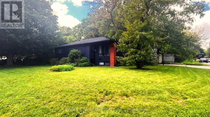 1 WILLIS DRIVE, Aurora