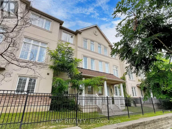 10 - 10 POST OAK DRIVE, Richmond Hill