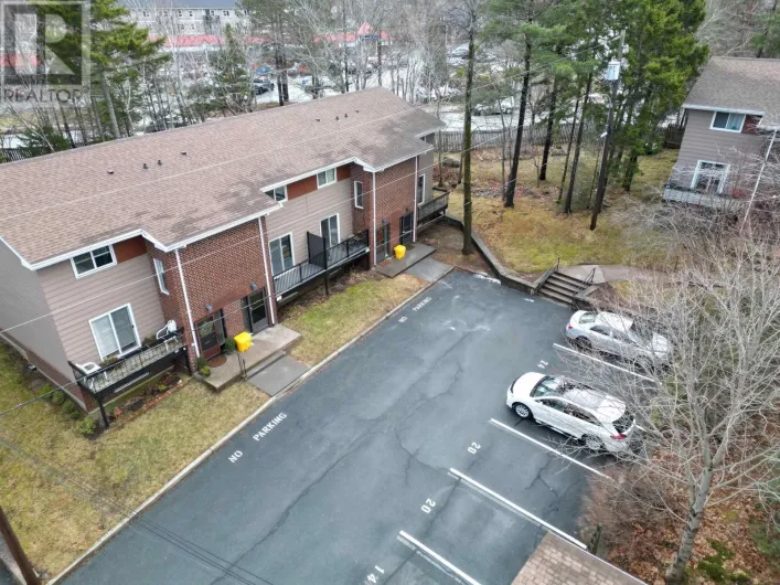 10 10 Stoneybrook Court, Clayton Park