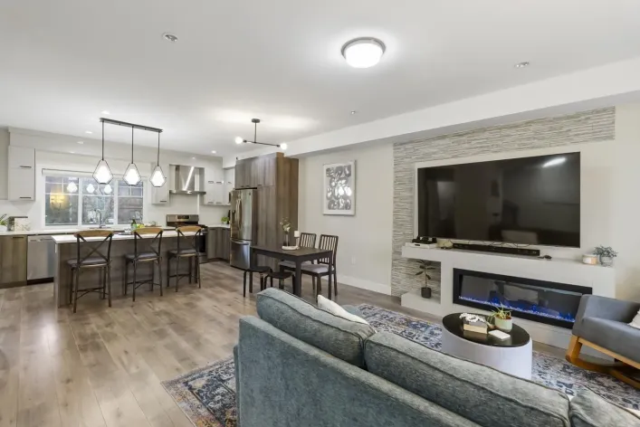 10 11767 89A AVENUE, Delta