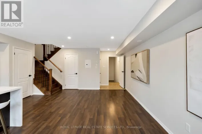 10 - 15 HAYS BOULEVARD, Oakville