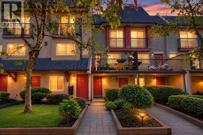 10 1561 BOOTH AVENUE, Coquitlam