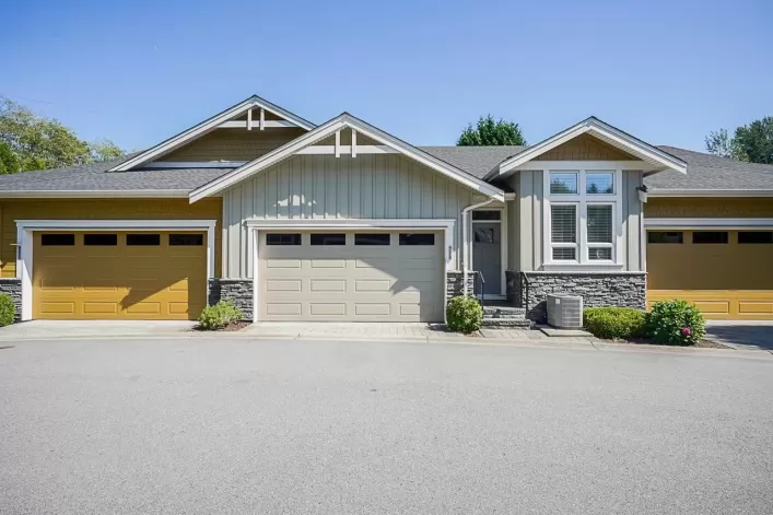 10 15989 MOUNTAIN VIEW DRIVE, Surrey